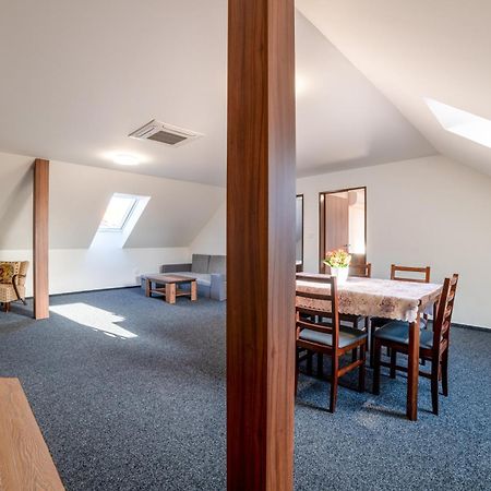 Cechuv Dvur Hotel Louka  Kültér fotó