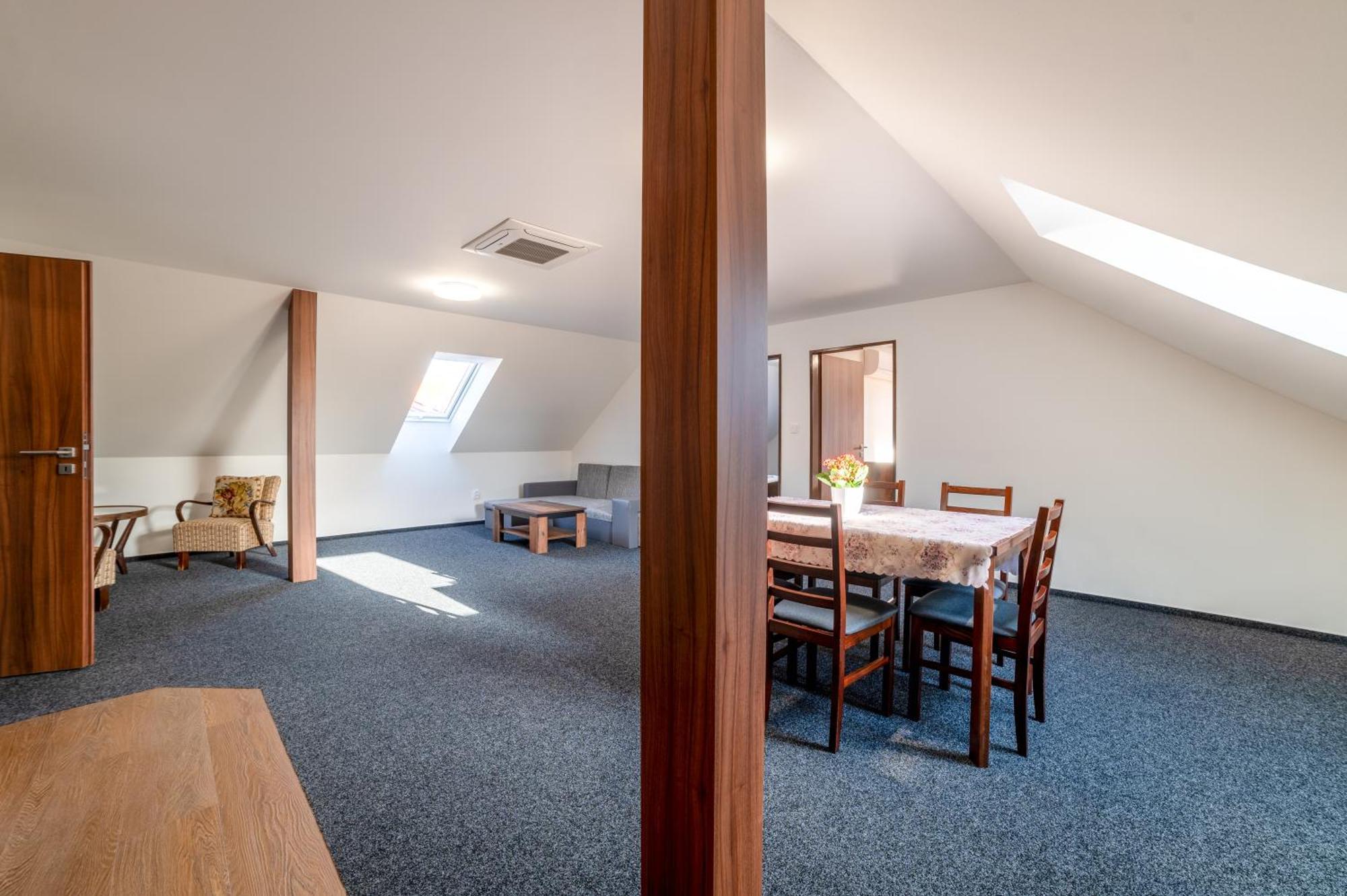 Cechuv Dvur Hotel Louka  Kültér fotó