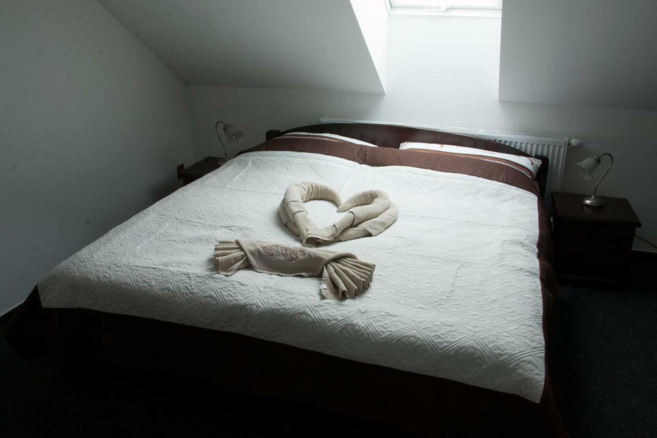 Cechuv Dvur Hotel Louka  Kültér fotó