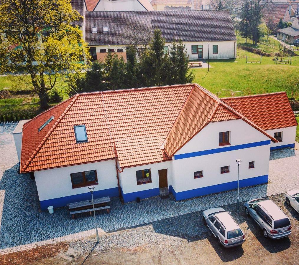 Cechuv Dvur Hotel Louka  Kültér fotó